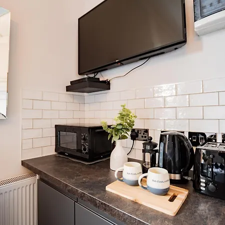 Bright Studio-walk To City-washer & Dryer Appartement *