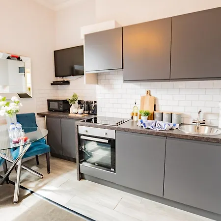 Bright Studio-walk To City-washer & Dryer Appartement