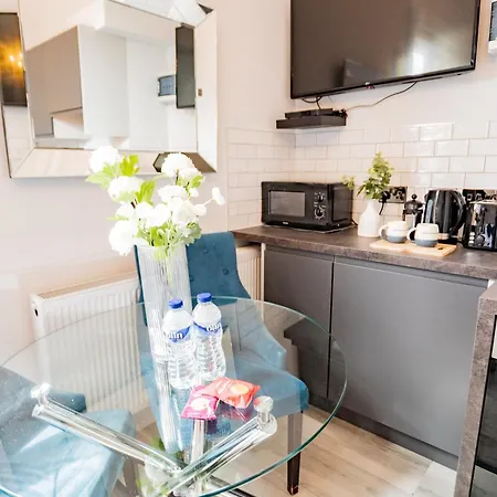 Bright Studio-walk To City-washer & Dryer Appartement