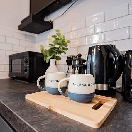 Bright Studio-walk To City-washer & Dryer Appartement