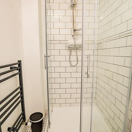 Bright Studio-walk To City-washer & Dryer *